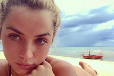 Ana de Armas nose job body measurements boob job