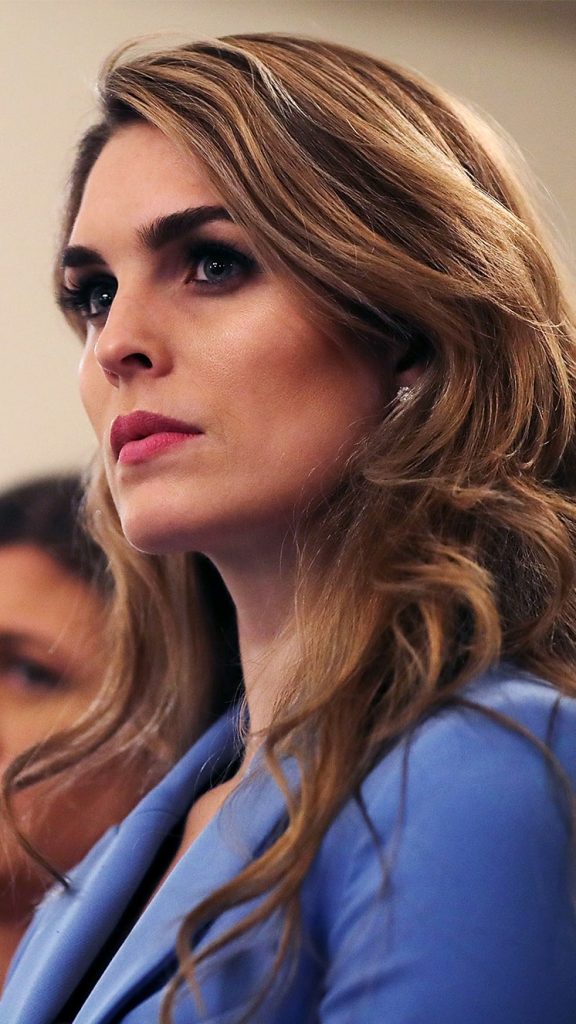 Hope Hicks plastic surgery