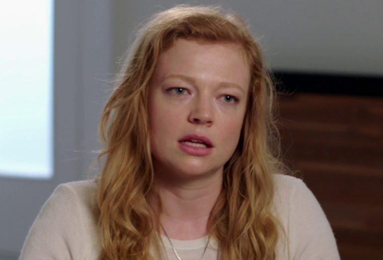 Sarah Snook body measurements lips boob job