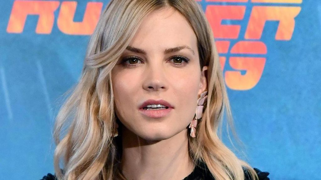 Sylvia Hoeks body measurements facelift boob job