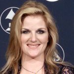 Trisha Yearwood boob job facelift body measurements