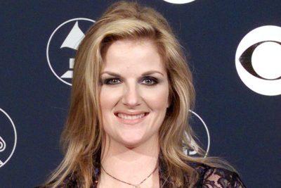 Trisha Yearwood boob job facelift body measurements